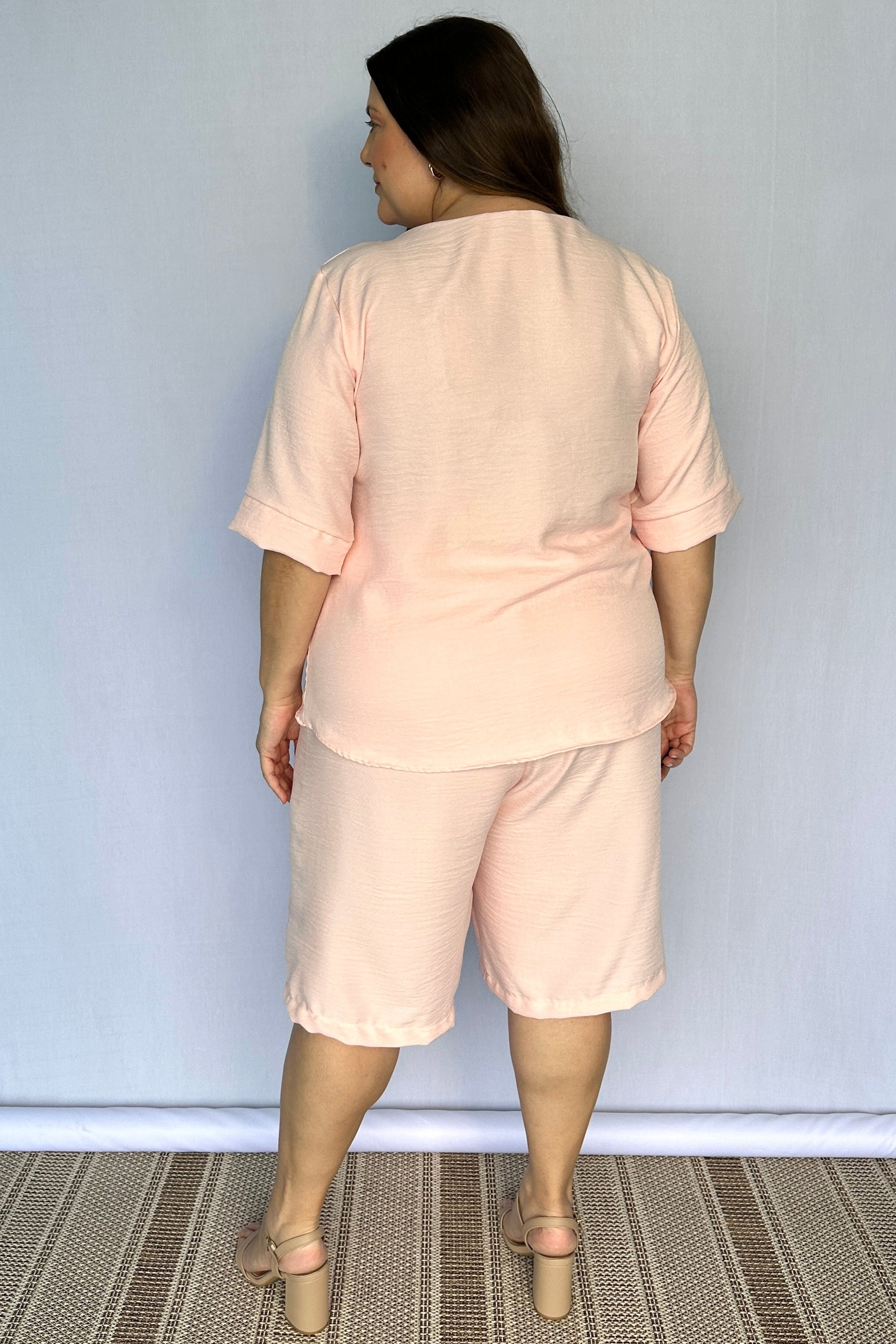 Conjunto Dulce – Blusa Oversized e Bermuda com Bolsos em Linho Light