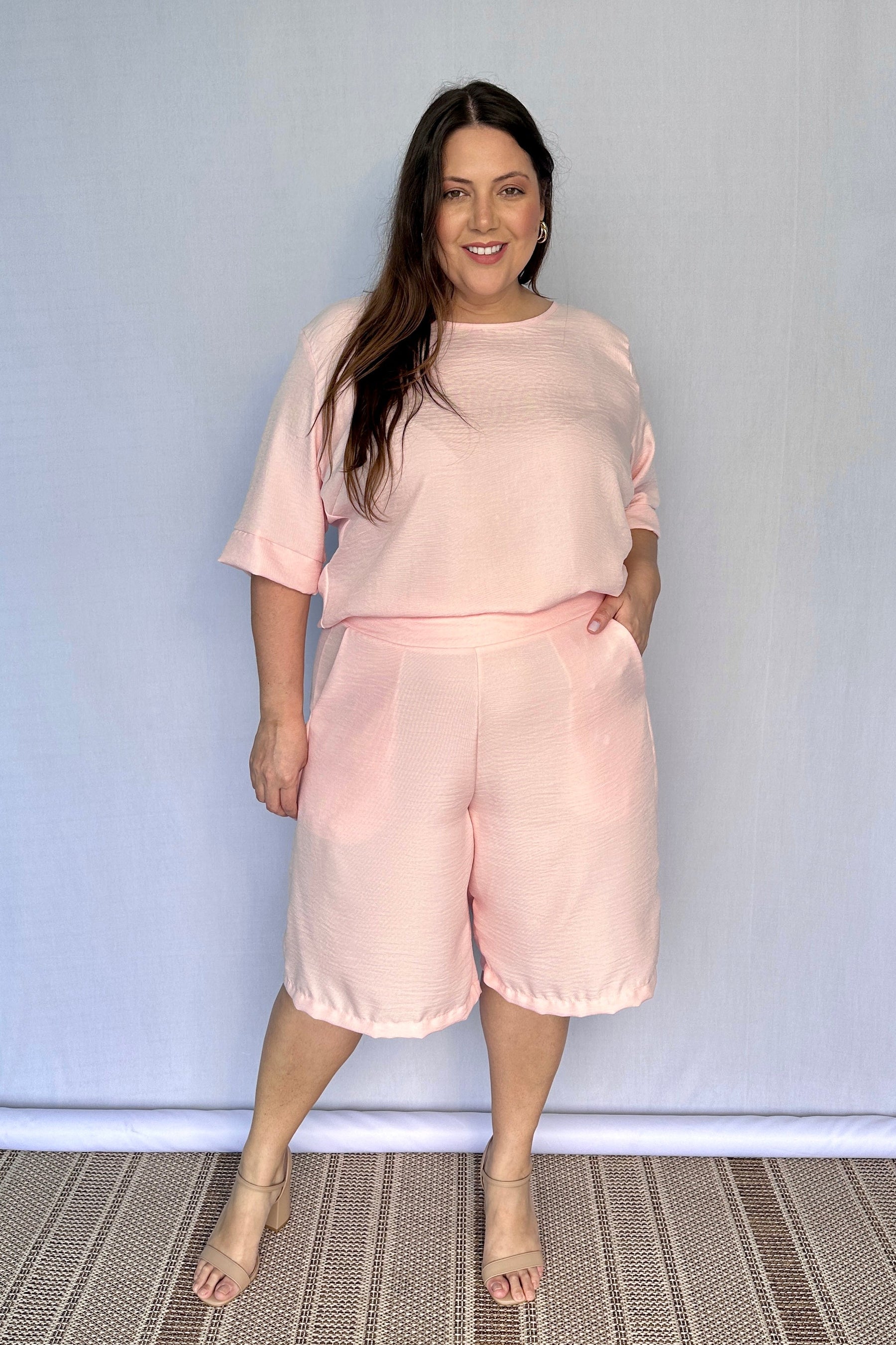 Conjunto Dulce – Blusa Oversized e Bermuda com Bolsos em Linho Light