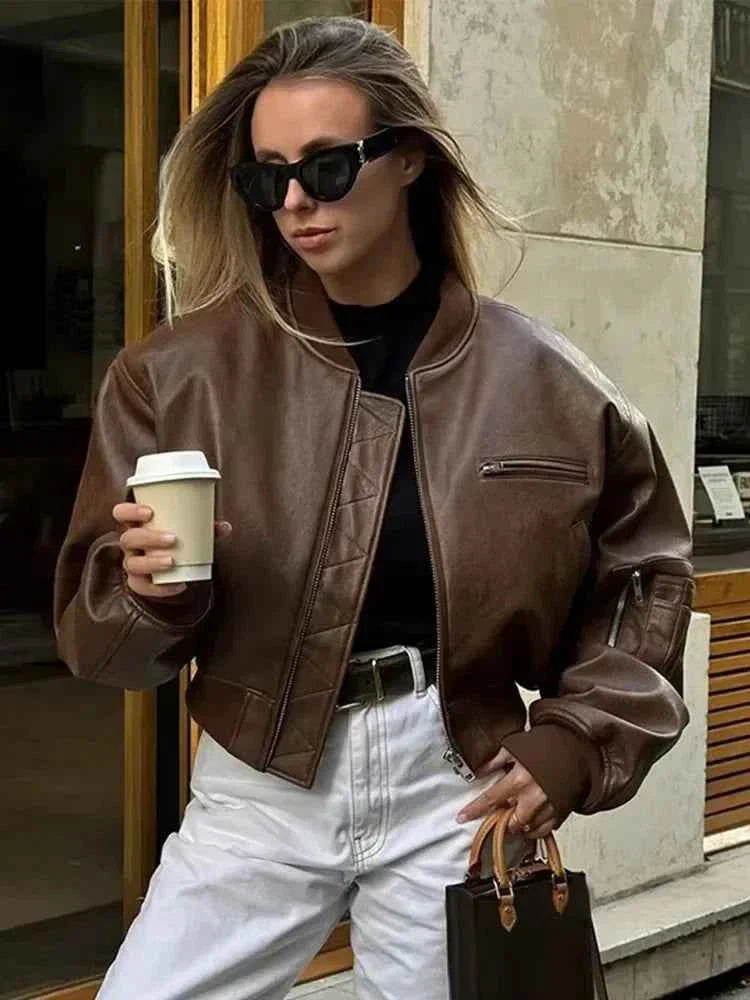 Jaqueta Bomber Cropped de Couro Ecológico – Souffle