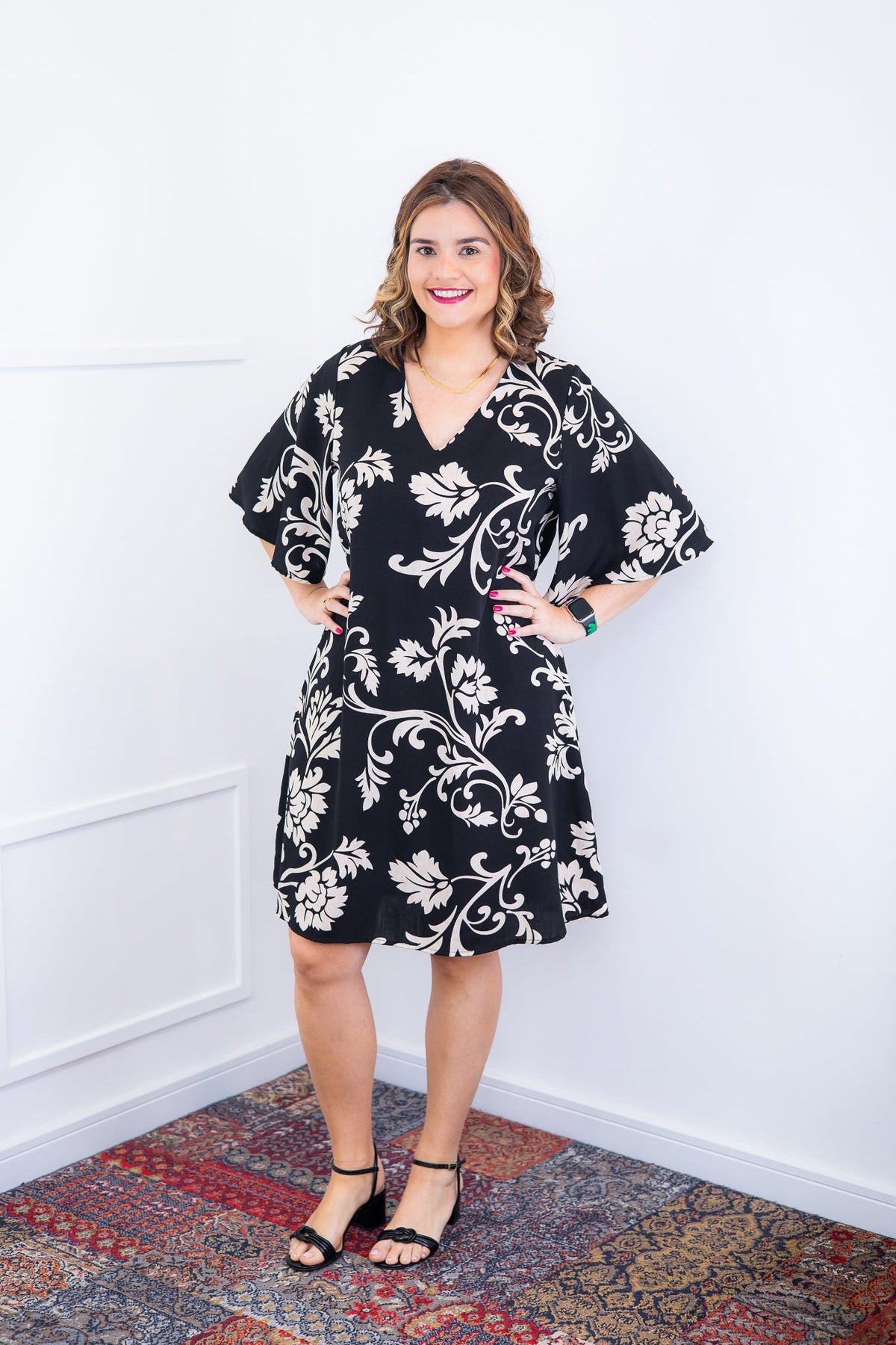Vestido Sabrina - Decote V Manga Morcego em Viscolinho