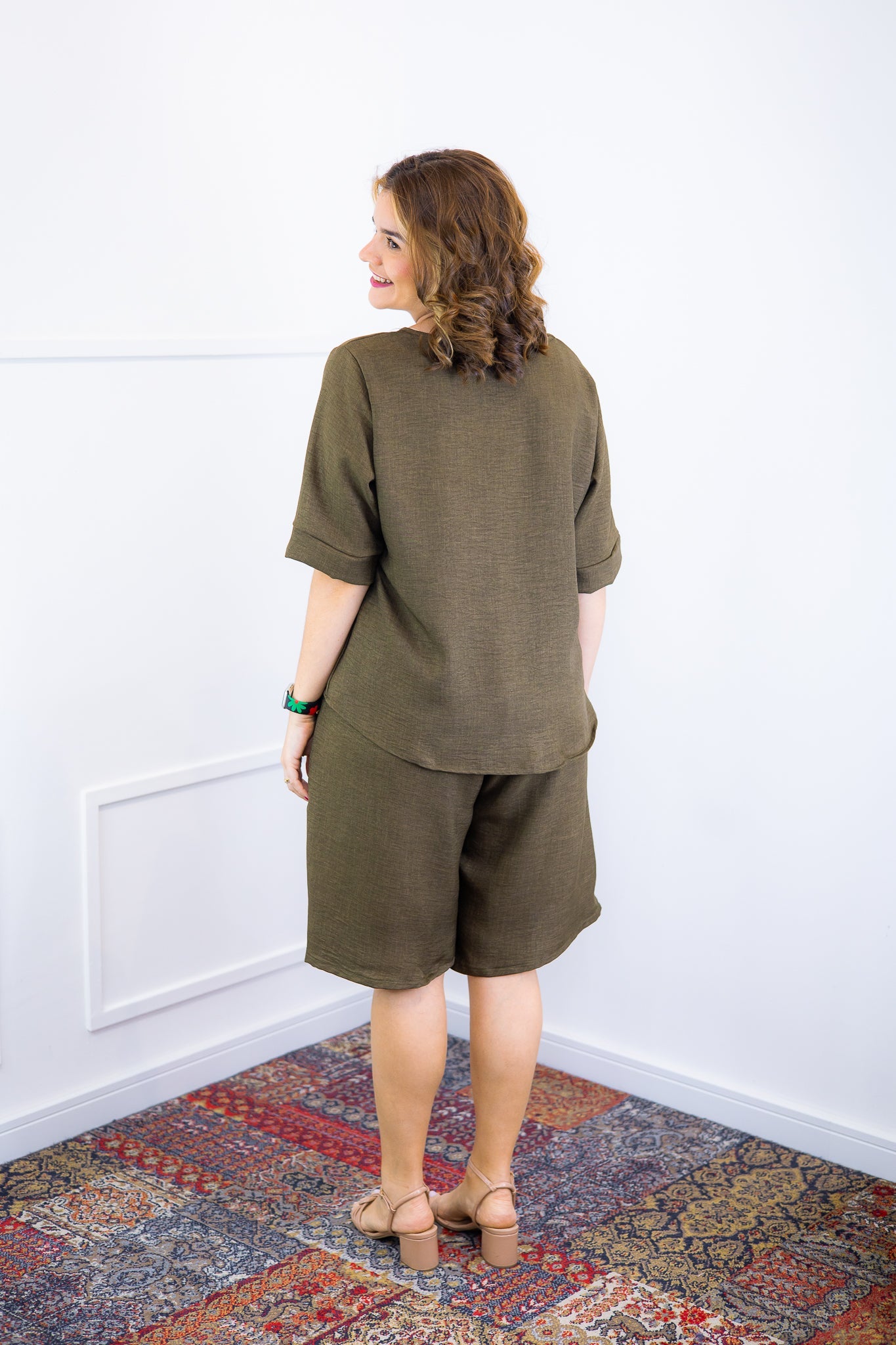 Conjunto Dulce – Blusa Oversized e Bermuda com Bolsos em Linho Light