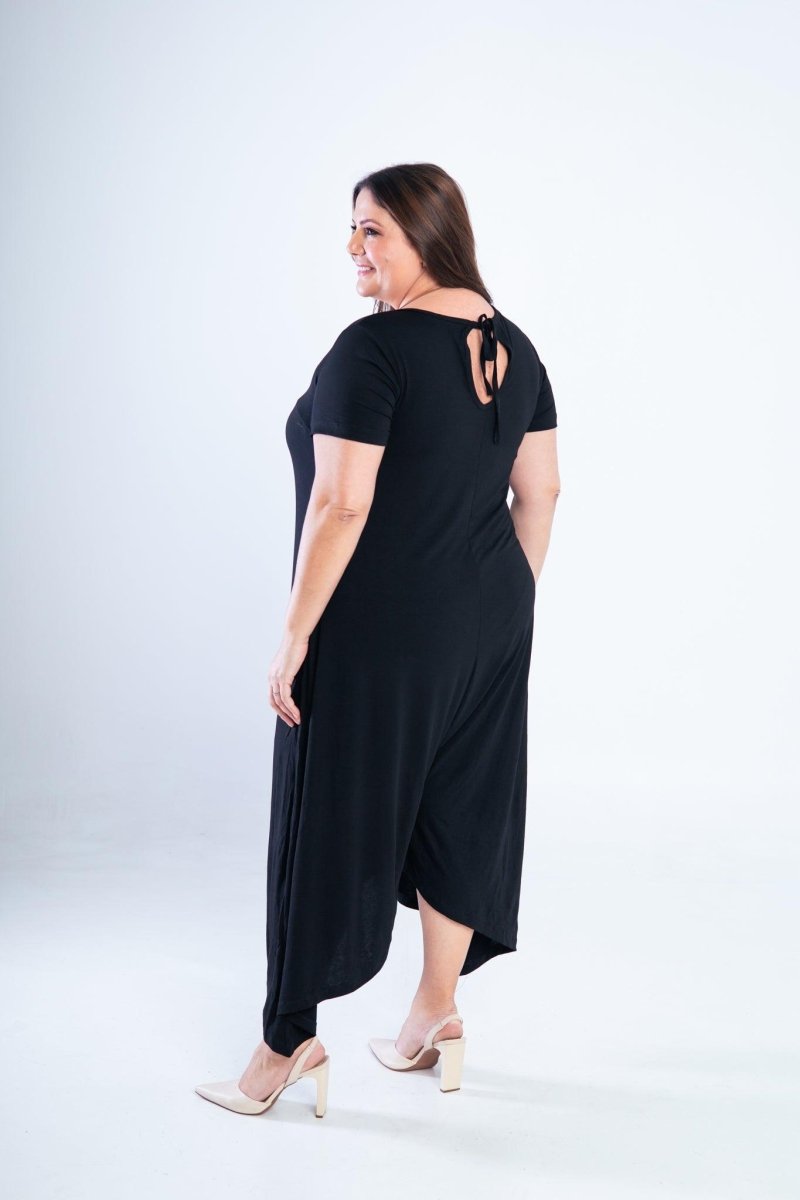 Macacão Origem - Gola Redonda com Barra Triangular em Viscolycra