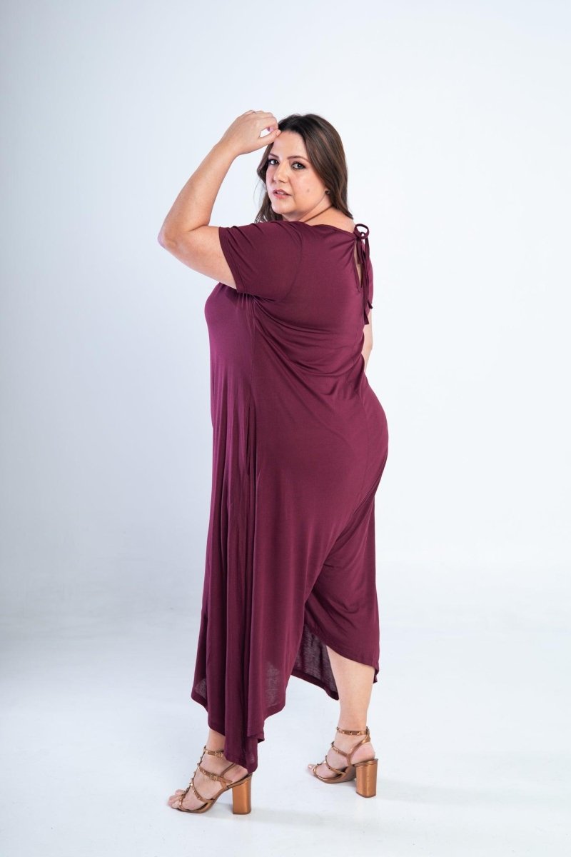 Macacão Origem - Gola Redonda com Barra Triangular em Viscolycra