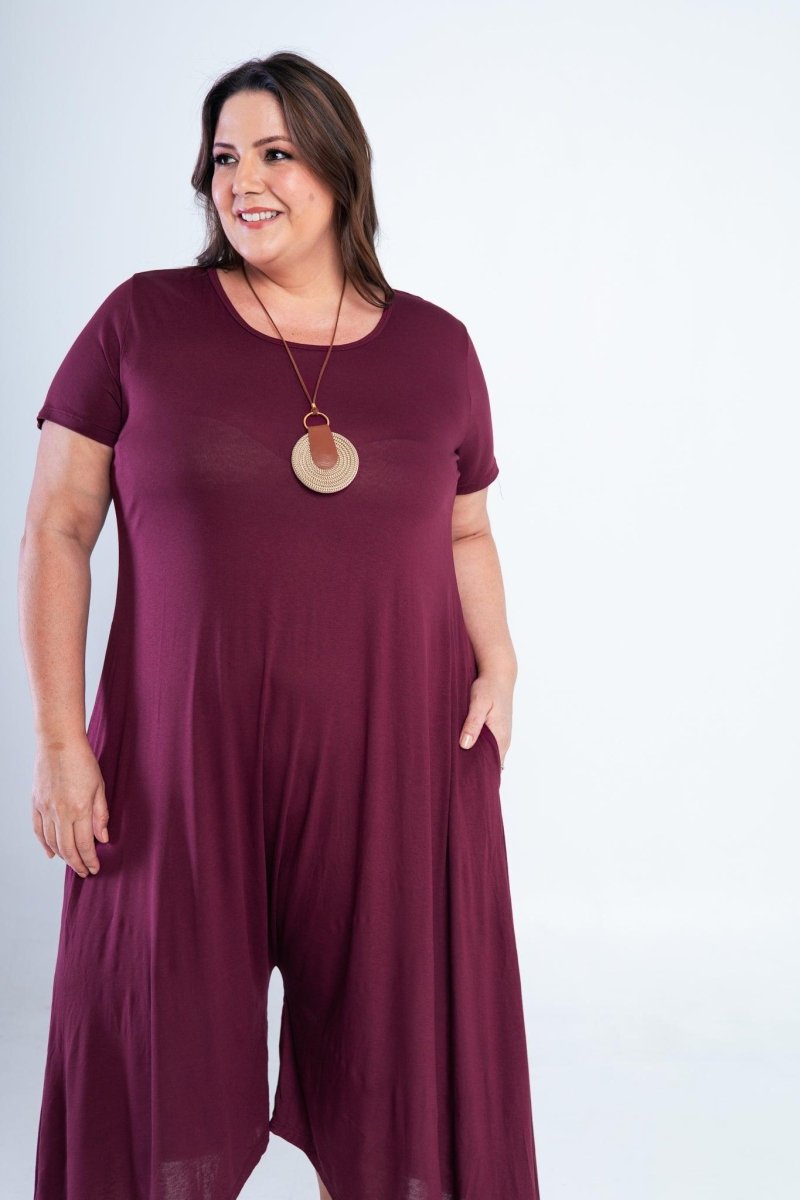 Macacão Origem - Gola Redonda com Barra Triangular em Viscolycra