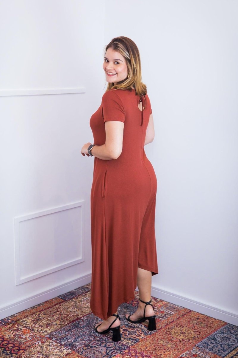 Macacão Origem - Gola Redonda com Barra Triangular em Viscolycra