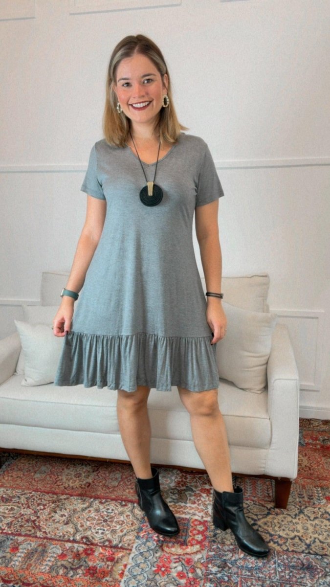 Vestido Verona - Babado Gola V e Manga Curta