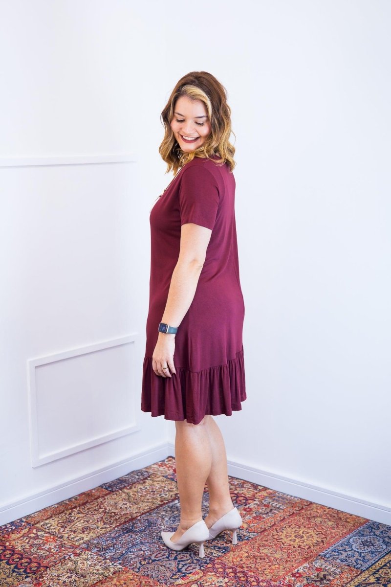 Vestido Verona - Babado Gola V e Manga Curta