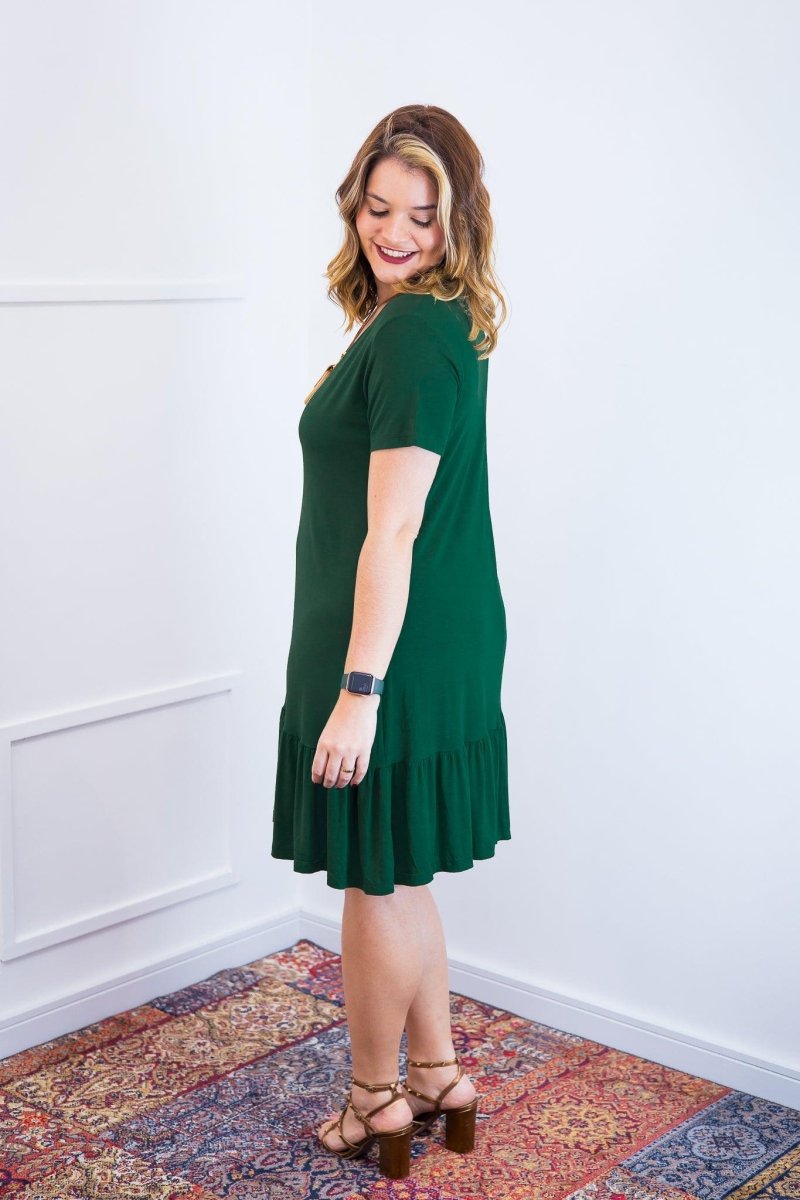 Vestido Verona - Babado Gola V e Manga Curta