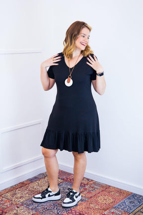 Vestido Verona - Babado Gola V e Manga Curta