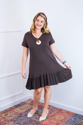 Vestido Verona - Babado Gola V e Manga Curta